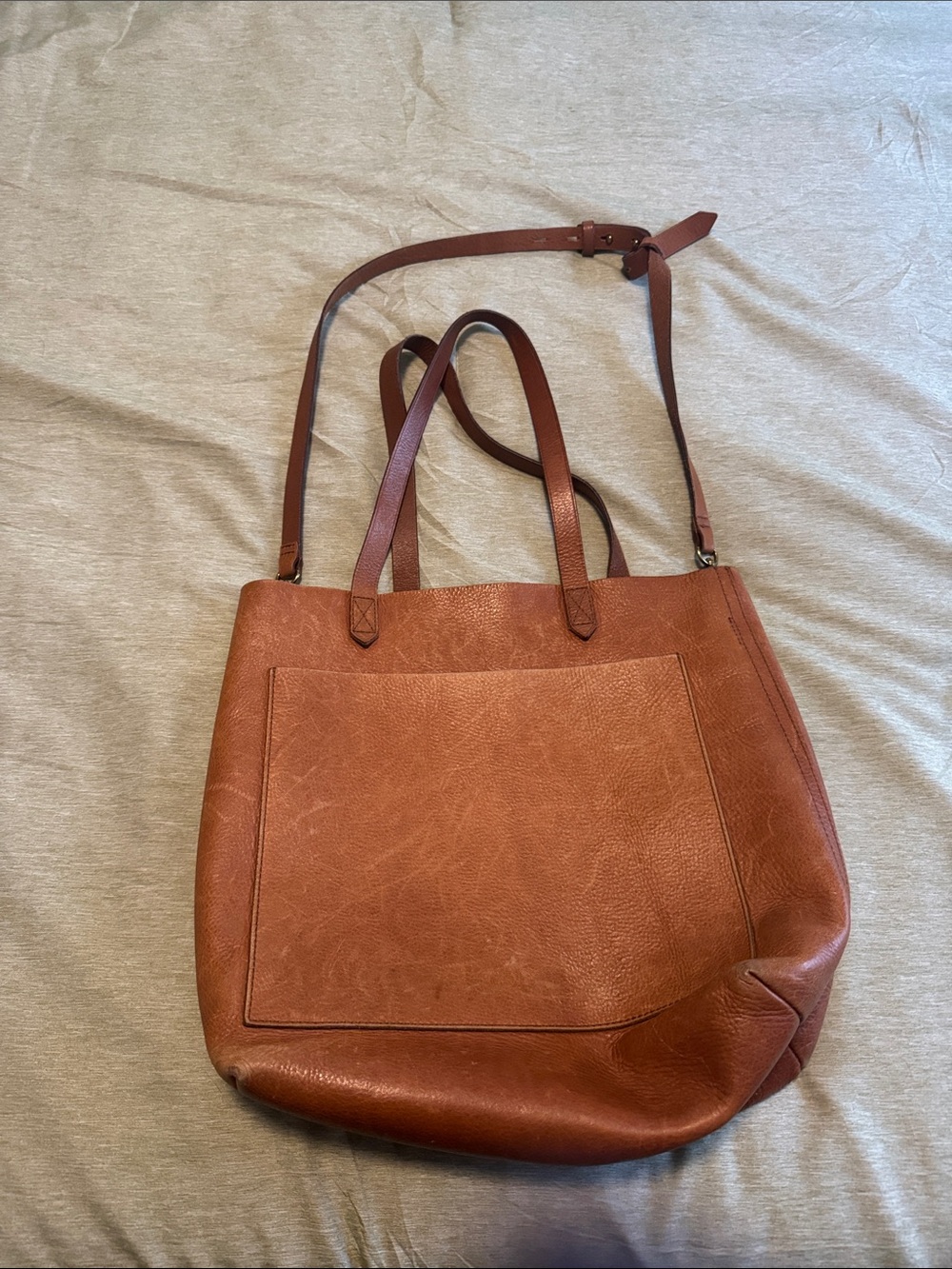 Classic Tan Leather Tote Bag with Adjustable Strap